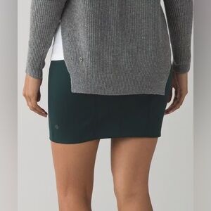 lululemon athletica gray ribbed sweater with dark green skirt